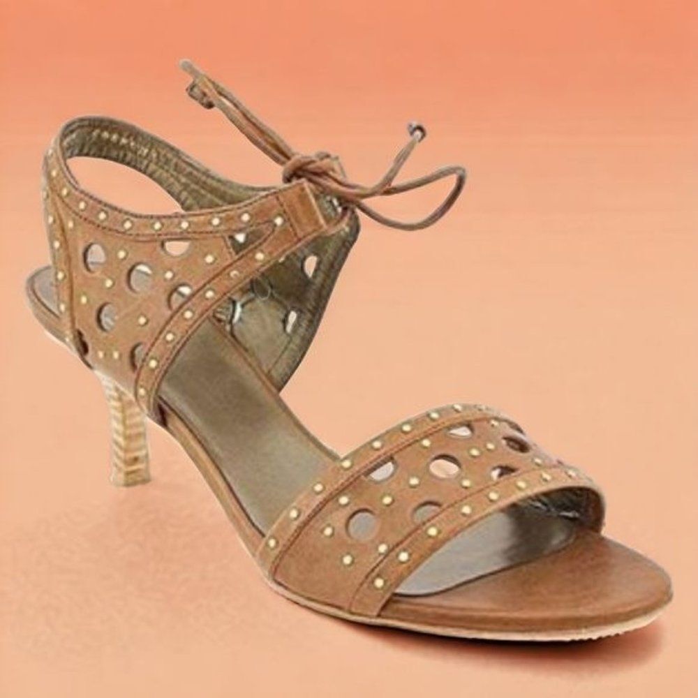 stuart weitzman circlar studded toffee leather sandals